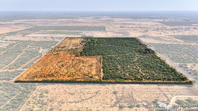 Listing photo id 24 for 3530 Cr 331 E