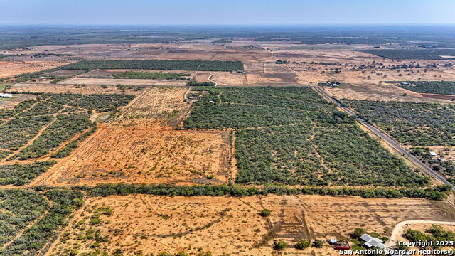 Listing photo id 25 for 3530 Cr 331 E