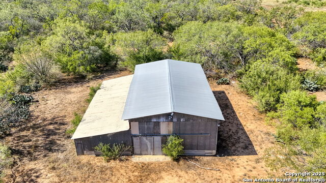 Listing photo id 42 for 3530 Cr 331 E