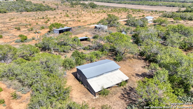 Listing photo id 43 for 3530 Cr 331 E