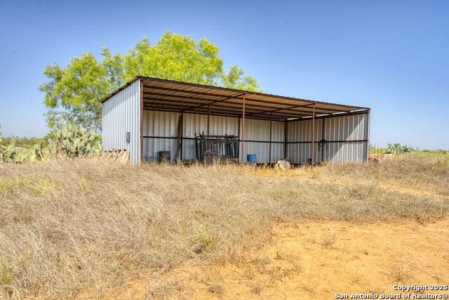 Listing photo id 4 for 3530 Cr 331 E