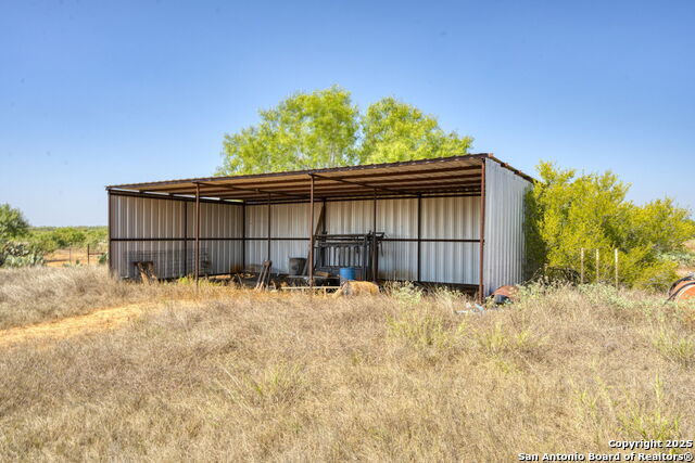 Listing photo id 5 for 3530 Cr 331 E