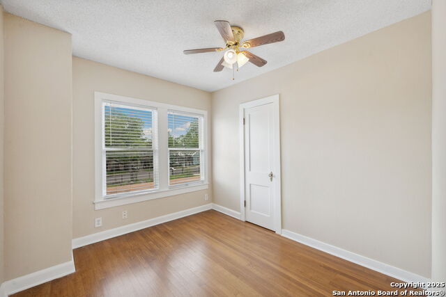 Image 10 of 22 For 707 Pine St N