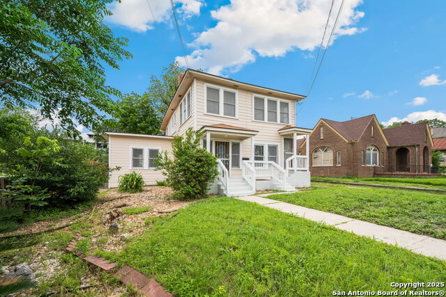 Image 14 of 22 For 707 Pine St N