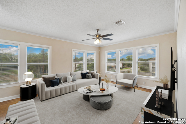 Image 15 of 22 For 707 Pine St N