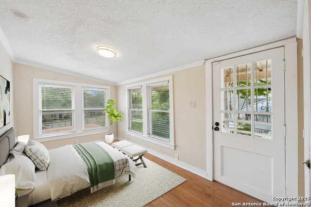 Image 8 of 22 For 707 Pine St N