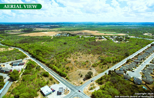 Listing photo id 8 for 5039 Old Pearsall Rd