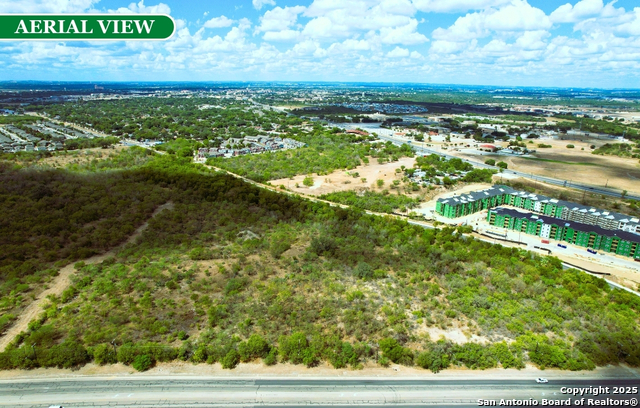 Listing photo id 11 for 5039 Old Pearsall Rd