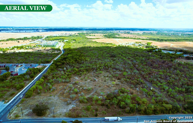 Listing photo id 4 for 5039 Old Pearsall Rd