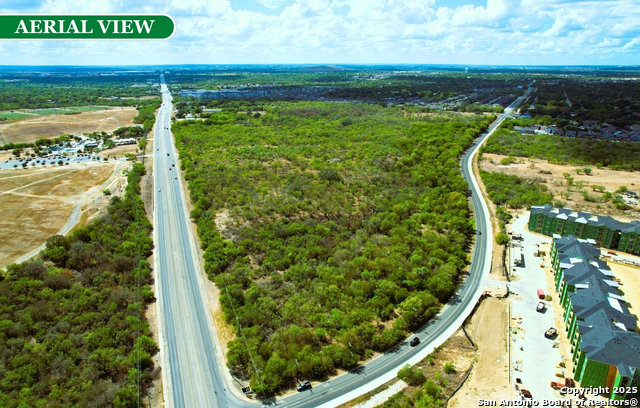 Listing photo id 7 for 5039 Old Pearsall Rd