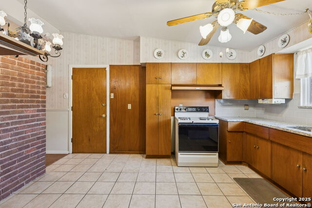 Image 11 of 32 For 4518 Tropical