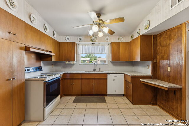 Image 12 of 32 For 4518 Tropical