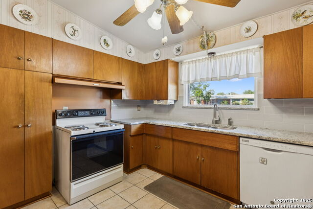 Image 13 of 32 For 4518 Tropical