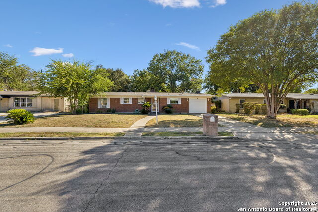 Image 2 of 32 For 4518 Tropical