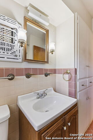 Image 22 of 32 For 4518 Tropical