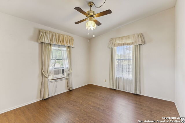 Image 24 of 32 For 4518 Tropical