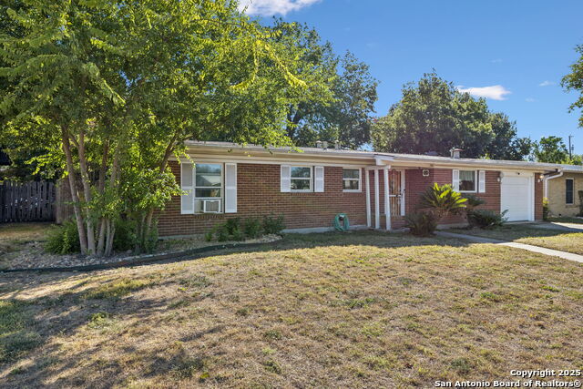 Image 3 of 32 For 4518 Tropical