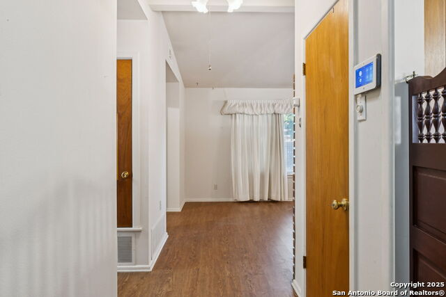 Image 6 of 32 For 4518 Tropical