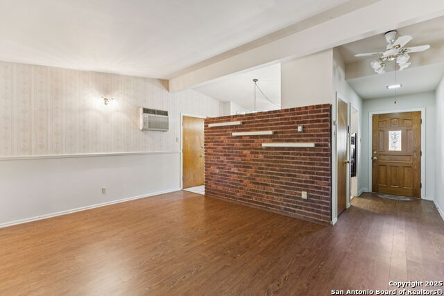 Image 8 of 32 For 4518 Tropical