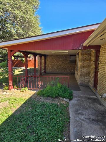 Listing photo id 15 for 3107 Mindoro