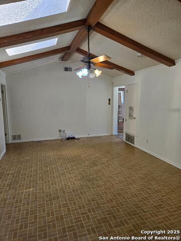 Listing photo id 7 for 3107 Mindoro