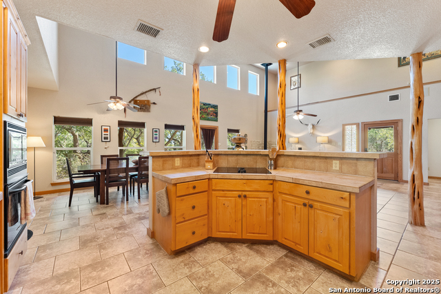 Image 11 of 31 For 631 Eves Spring