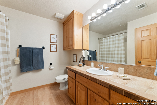 Image 15 of 31 For 631 Eves Spring