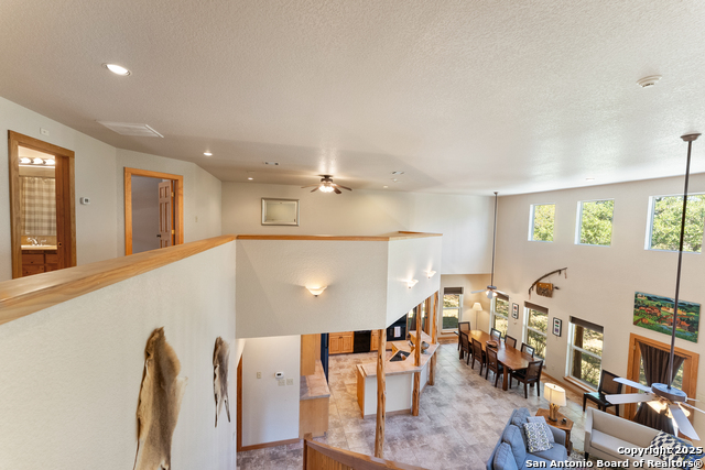 Image 21 of 31 For 631 Eves Spring