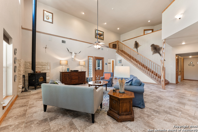 Image 22 of 31 For 631 Eves Spring