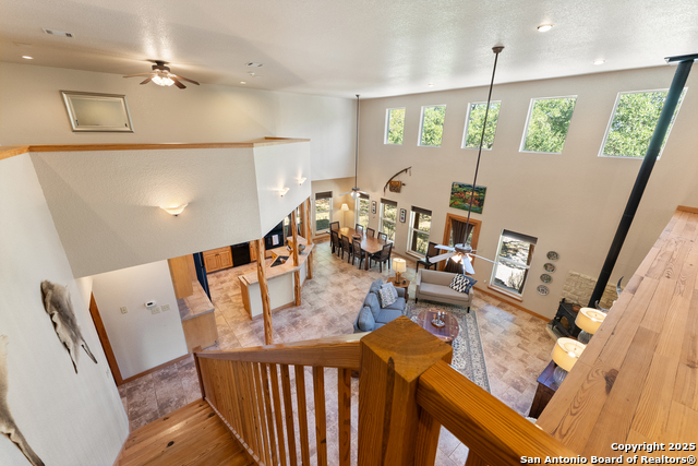 Image 24 of 31 For 631 Eves Spring