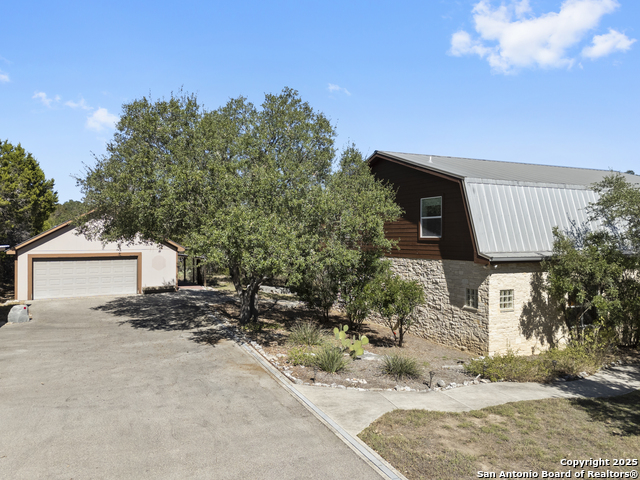 Image 26 of 31 For 631 Eves Spring