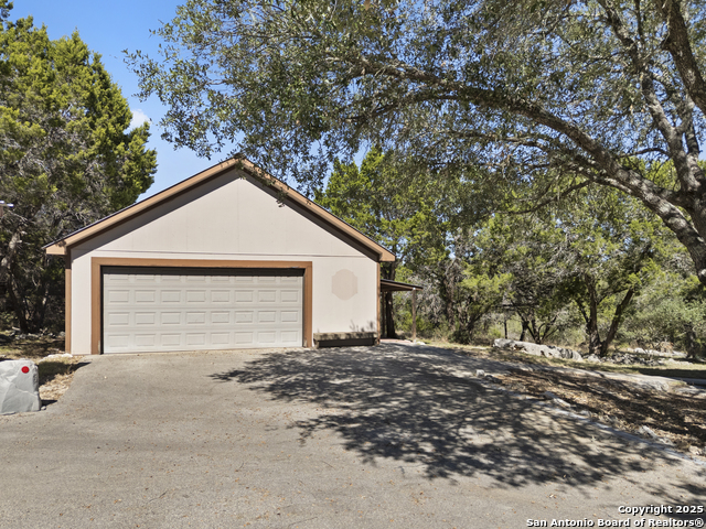 Image 27 of 31 For 631 Eves Spring