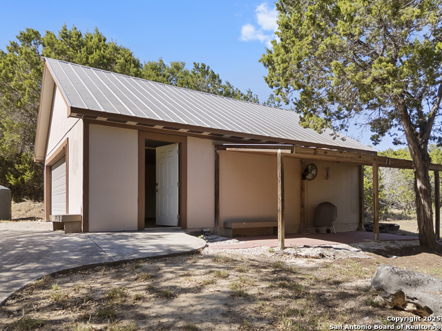 Image 28 of 31 For 631 Eves Spring