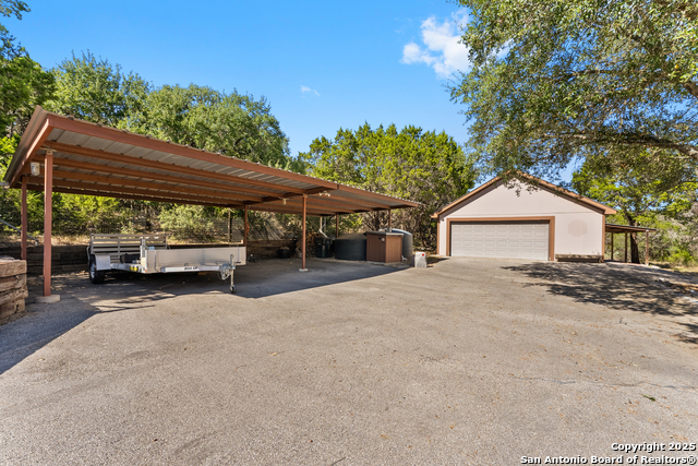 Image 29 of 31 For 631 Eves Spring