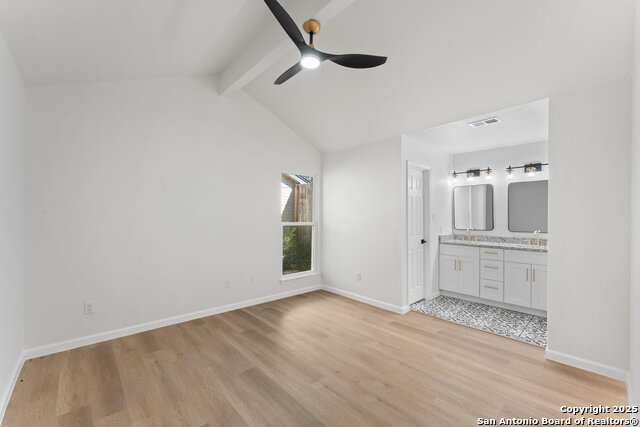 Listing photo id 13 for 9511 Deerbrook