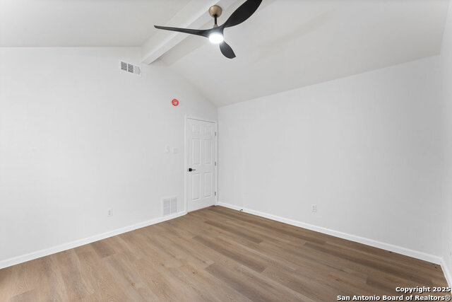 Listing photo id 15 for 9511 Deerbrook