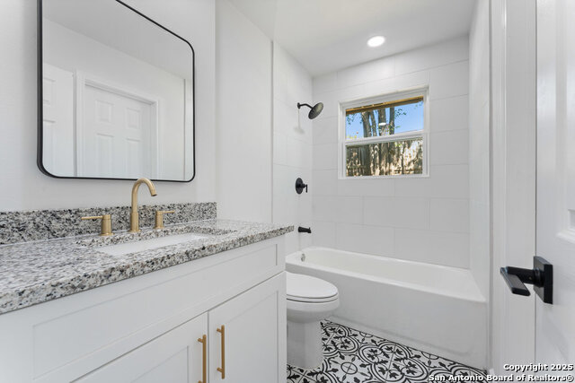 Listing photo id 18 for 9511 Deerbrook