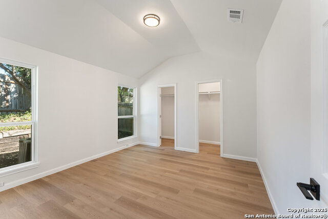 Listing photo id 20 for 9511 Deerbrook