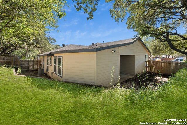 Listing photo id 25 for 9511 Deerbrook