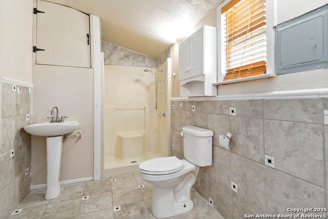 Image 14 of 36 For 217 Sky View