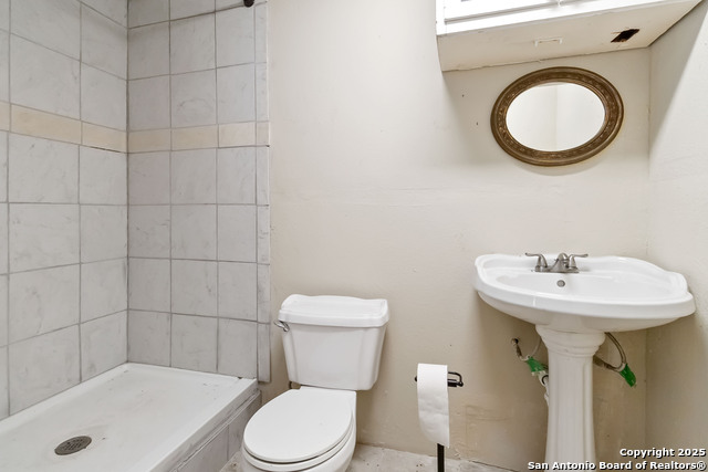 Image 25 of 36 For 217 Sky View