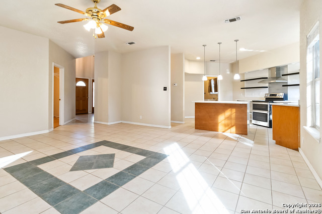 Image 4 of 36 For 217 Sky View