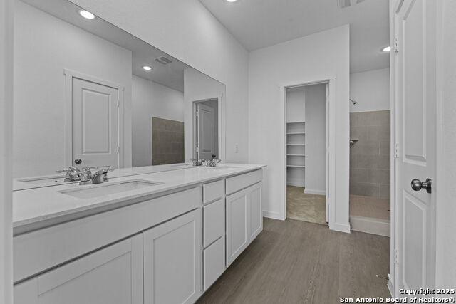 Listing photo id 23 for 736 Horsetail Ln