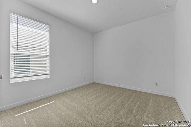 Listing photo id 1 for 736 Horsetail Ln