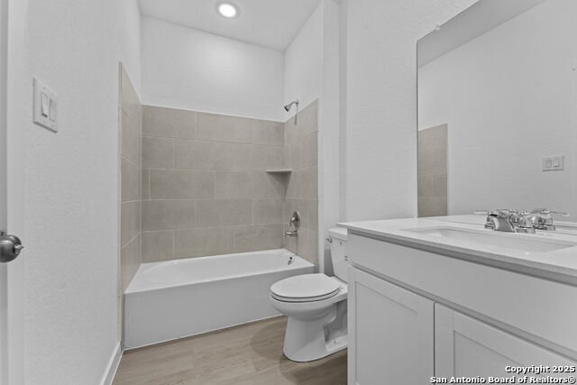 Listing photo id 10 for 3808 Northaven