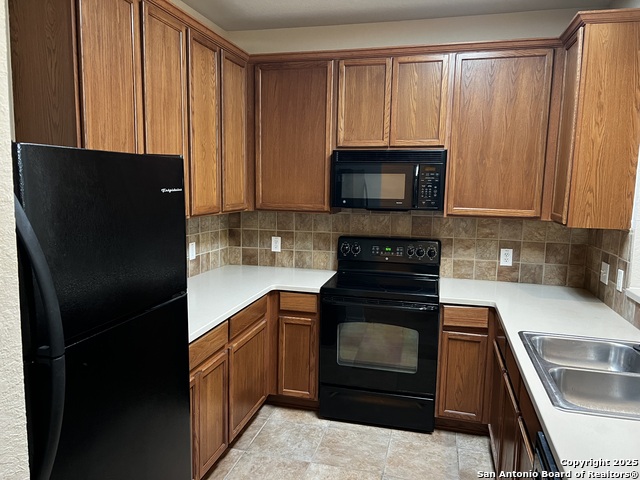 Image 8 of 32 For 2543 Grayson Circle