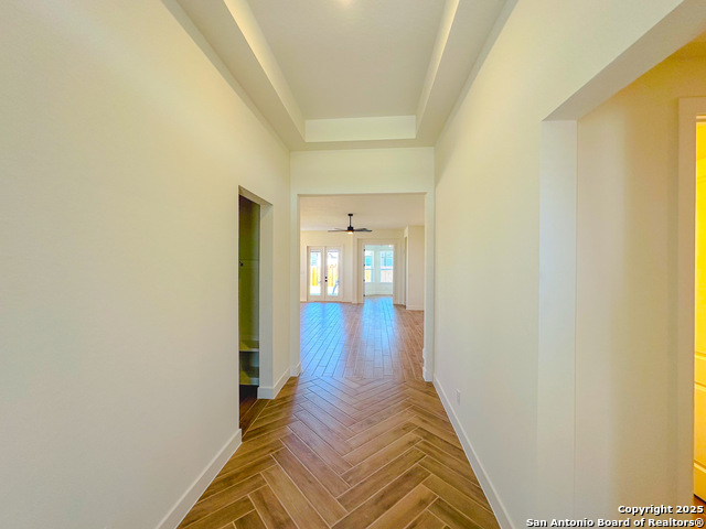 Listing photo id 0 for 3731 Moru Oak Drive