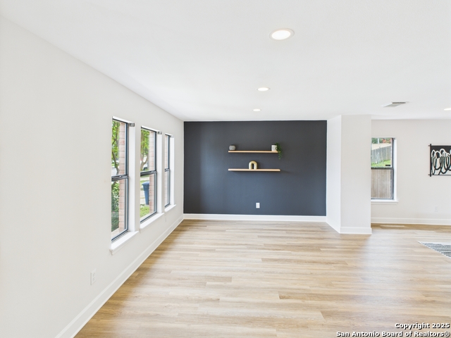 Image 4 of 26 For 4933 Corian Well