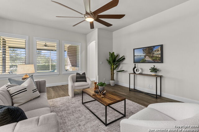 Image 11 of 40 For 8489 Ivy Curl