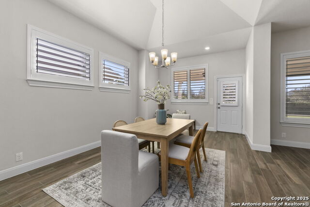 Image 13 of 40 For 8489 Ivy Curl